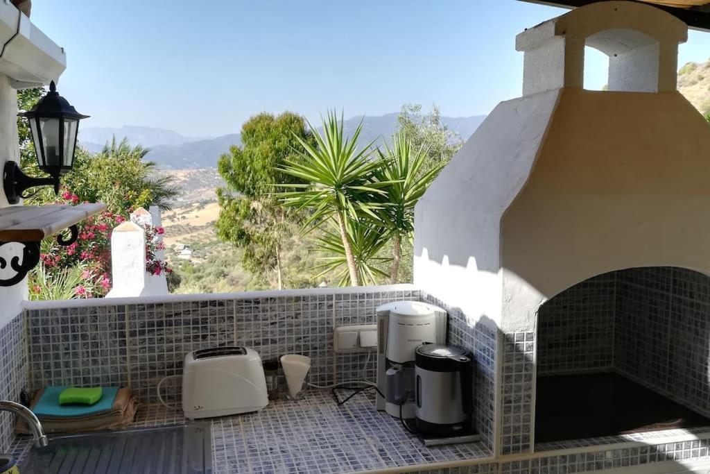 Tiny House 12M2 In Holiday Park With 55 M2 Pool Tolox Exterior photo