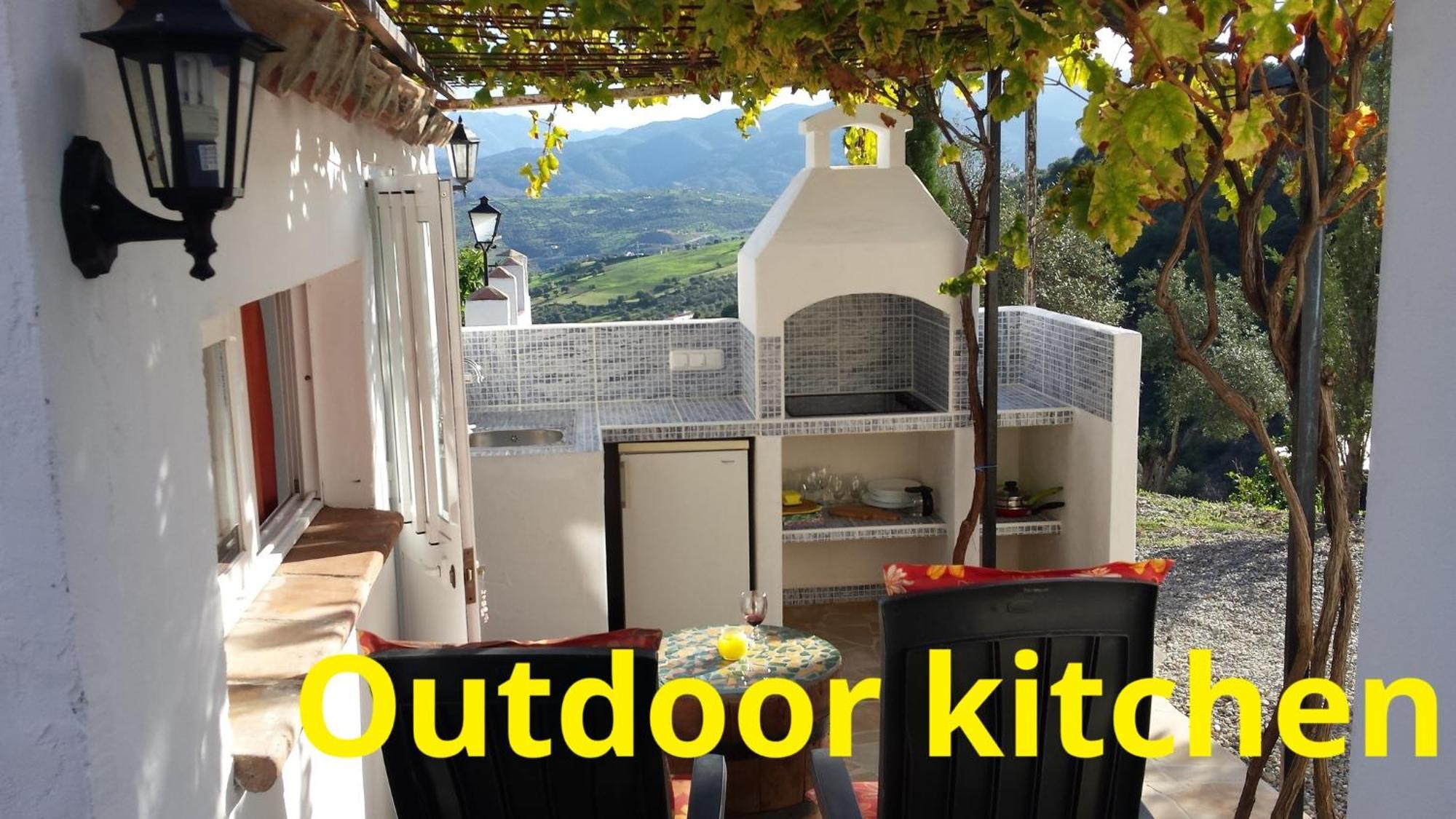 Tiny House 12M2 In Holiday Park With 55 M2 Pool Tolox Exterior photo